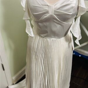 Elegant White Pleated Dress